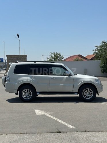 Mitsubishi Pajero 2013, 239,000 km - 3.5 l - Bakı