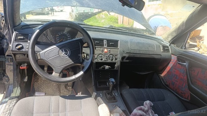 Mercedes C 180 2005, 150,000 km - 1.8 l - Qusar