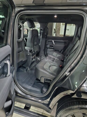 Land Rover Defender-10
