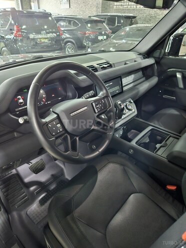 Land Rover Defender-7
