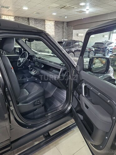 Land Rover Defender-15