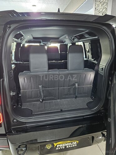 Land Rover Defender-17