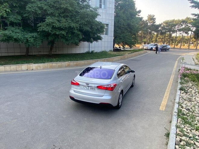 Kia Forte-13