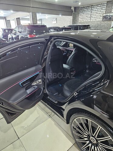 Mercedes E 300-11