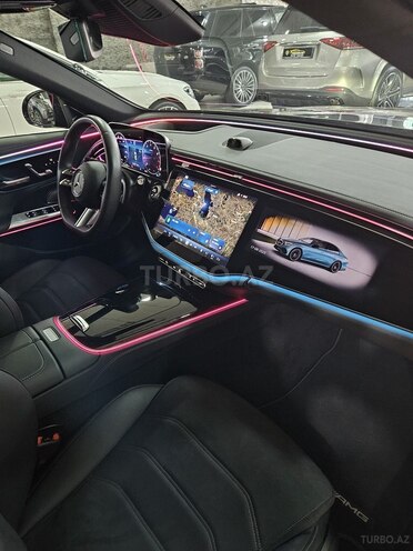 Mercedes E 300-16