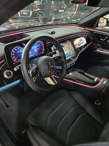 Mercedes E 300-7