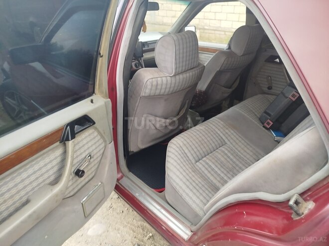 Mercedes E 250 1993, 3,635,635 km - 2.5 l - Cəbrayıl