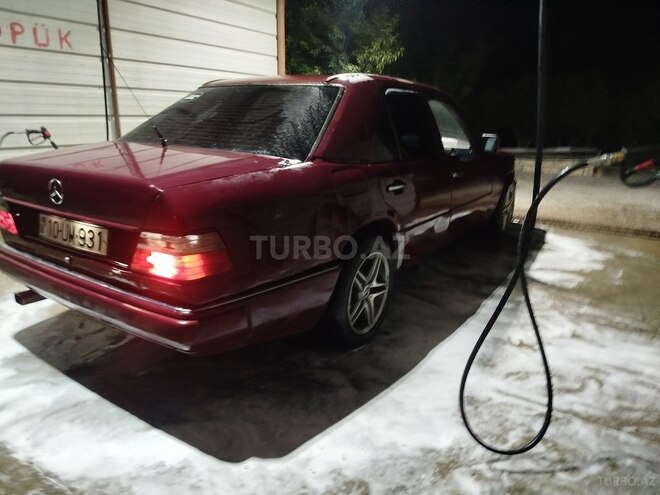 Mercedes E 250 1993, 3,635,635 km - 2.5 l - Cəbrayıl