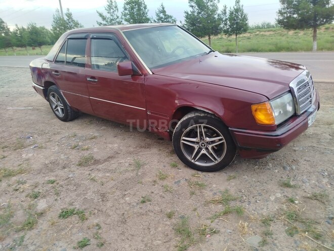 Mercedes E 250 1993, 3,635,635 km - 2.5 l - Cəbrayıl