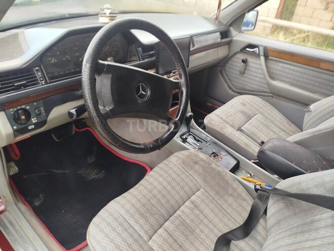 Mercedes E 250 1993, 3,635,635 km - 2.5 l - Cəbrayıl