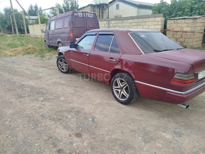 Mercedes E 250 1993, 3,635,635 km - 2.5 l - Cəbrayıl