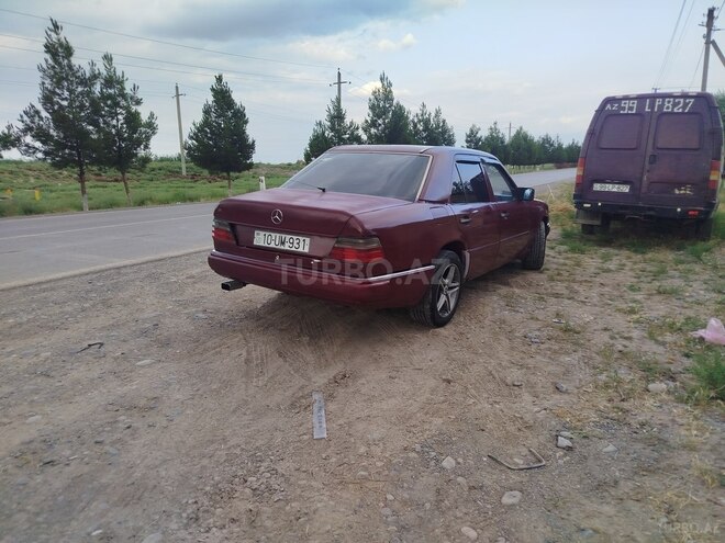 Mercedes E 250 1993, 3,635,635 km - 2.5 l - Cəbrayıl