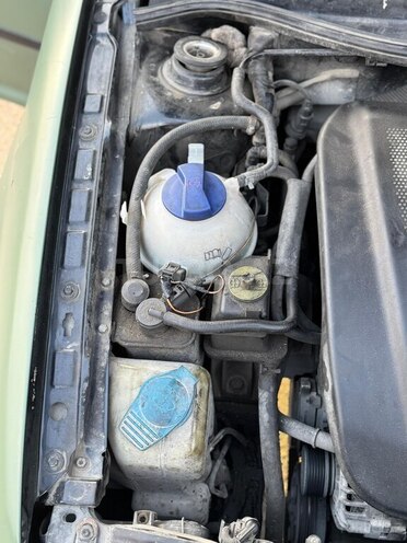 Volkswagen Golf 2001, 300,000 km - 1.6 l - Bakı