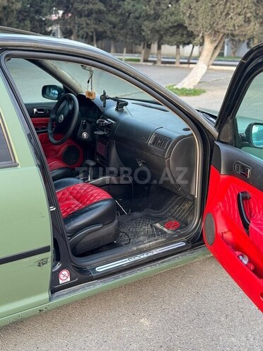 Volkswagen Golf 2001, 300,000 km - 1.6 l - Bakı