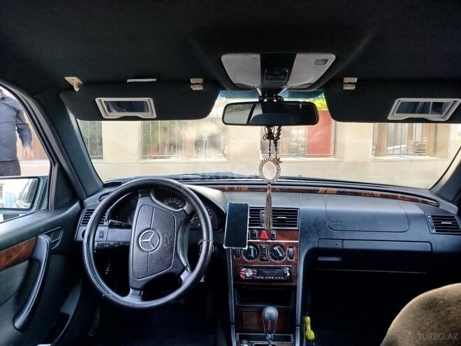 Mercedes C 240 1999, 334,000 km - 2.4 л - Şirvan