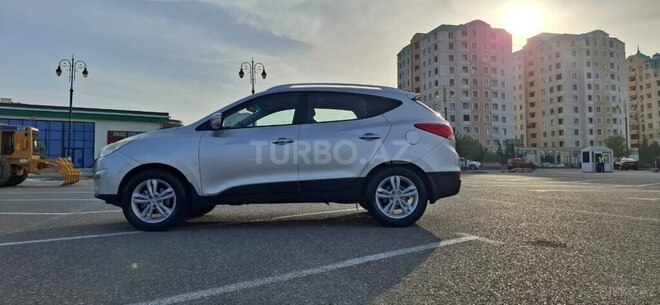 Hyundai ix35 2010, 180,000 km - 2.0 л - Bakı