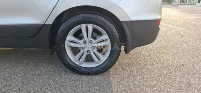 Hyundai ix35 2010, 180,000 km - 2.0 л - Bakı