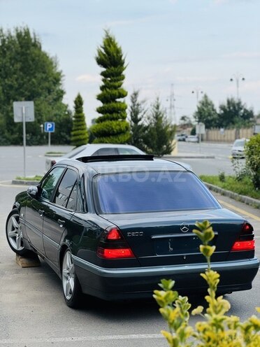 Mercedes C 200 2000, 325,658 km - 2.0 л - İmişli