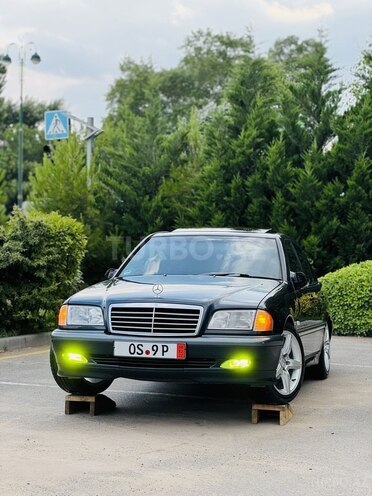 Mercedes C 200 2000, 325,658 km - 2.0 л - İmişli