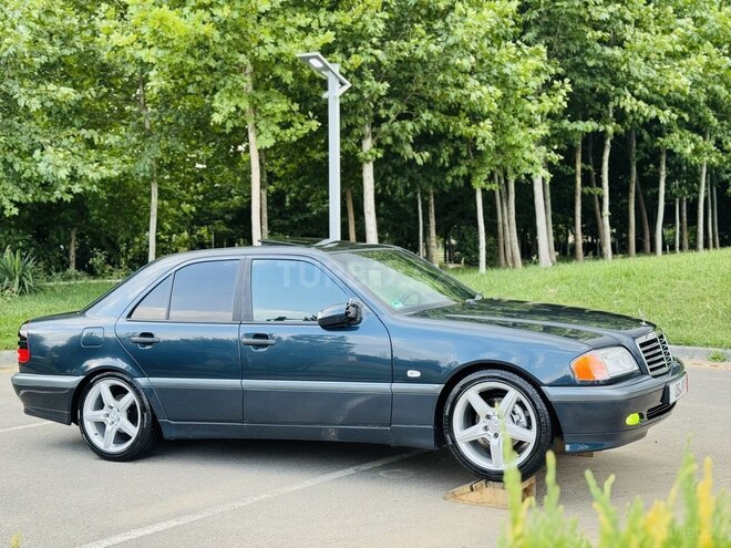 Mercedes C 200 2000, 325,658 km - 2.0 л - İmişli