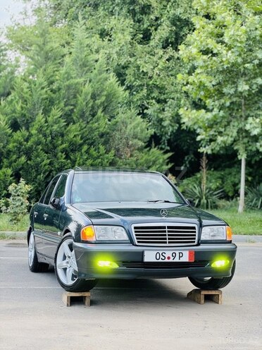 Mercedes C 200 2000, 325,658 km - 2.0 л - İmişli