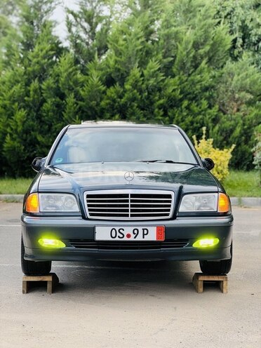Mercedes C 200 2000, 325,658 km - 2.0 л - İmişli