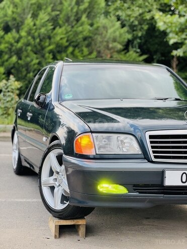 Mercedes C 200 2000, 325,658 km - 2.0 л - İmişli