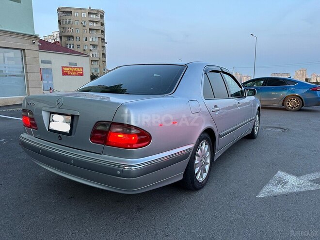 Mercedes E 240 1999, 280,000 km - 2.4 l - Bakı
