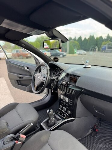 Opel Astra 2006, 176,793 km - 1.4 l - Qazax