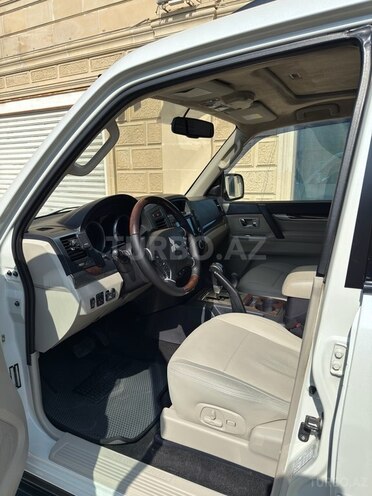 Mitsubishi Pajero 2009, 199,000 km - 3.5 l - Bakı