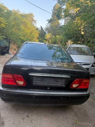 Mercedes E 240 1998, 86,000 km - 2.4 l - Bakı