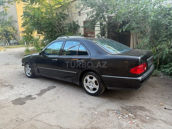 Mercedes E 240 1998, 86,000 km - 2.4 l - Bakı