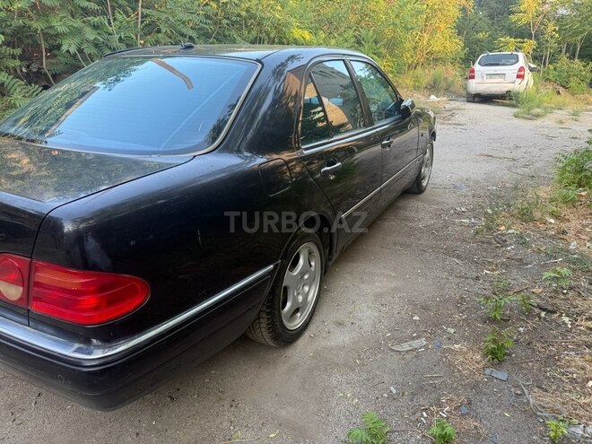Mercedes E 240 1998, 86,000 km - 2.4 l - Bakı