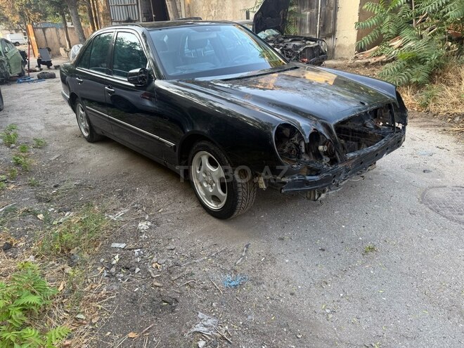 Mercedes E 240 1998, 86,000 km - 2.4 l - Bakı