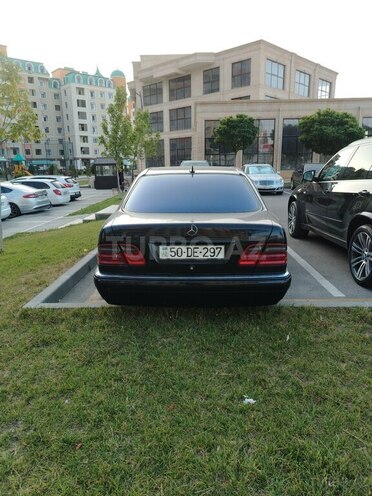 Mercedes E 200 1999, 542,556 km - 2.0 l - Sumqayıt