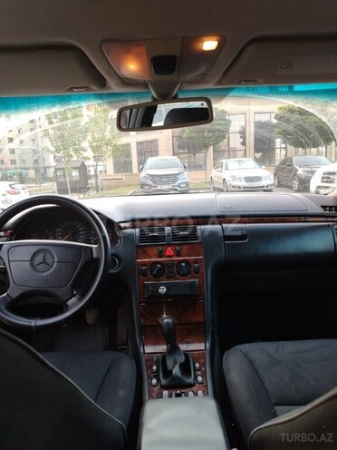 Mercedes E 200 1999, 542,556 km - 2.0 l - Sumqayıt