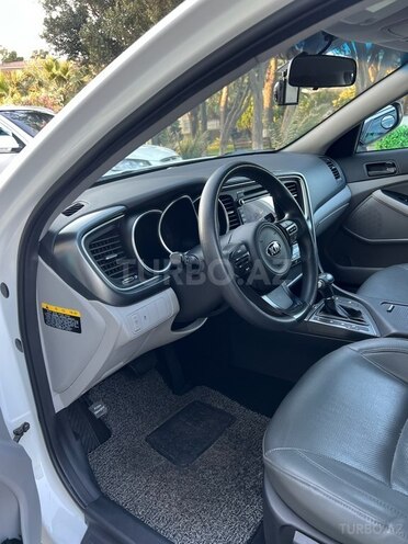 Kia K5-4