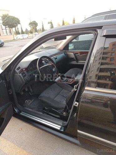 Mercedes E 200 1999, 542,556 km - 2.0 l - Sumqayıt