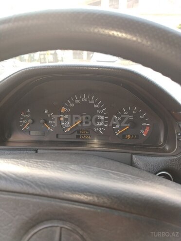 Mercedes E 200 1999, 542,556 km - 2.0 l - Sumqayıt
