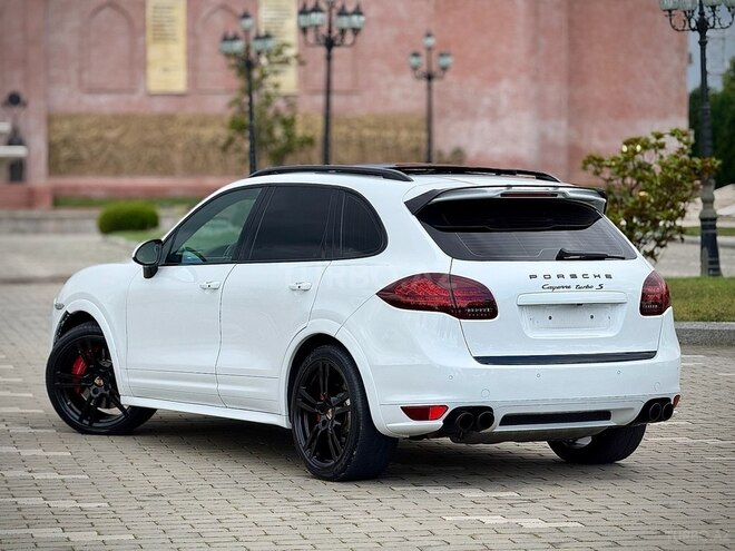 Porsche Cayenne Turbo S 2013, 162,000 km - 4.8 л - Gəncə