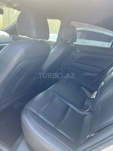 Hyundai Elantra 2016, 220,480 km - 1.6 л - Bakı