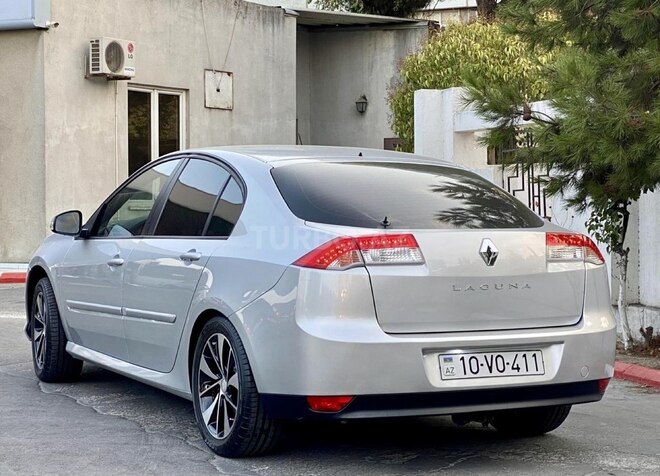 Renault Laguna-18