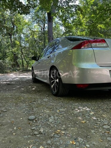 Renault Laguna-8