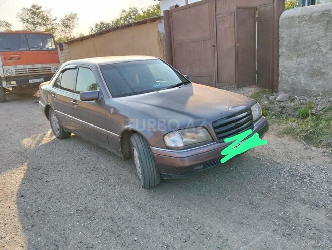 Mercedes C 220 1994, 450,000 km - 2.2 l - Qusar