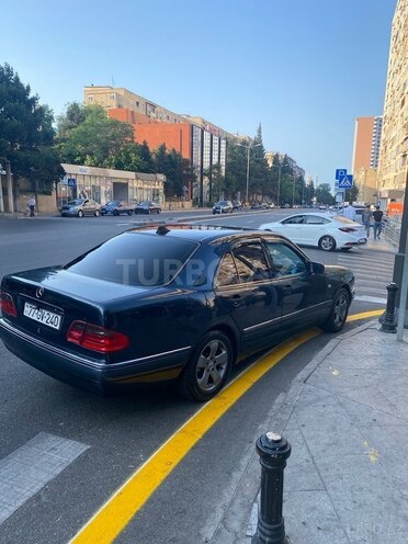 Mercedes E 240 1998, 300,000 km - 2.4 l - Bakı