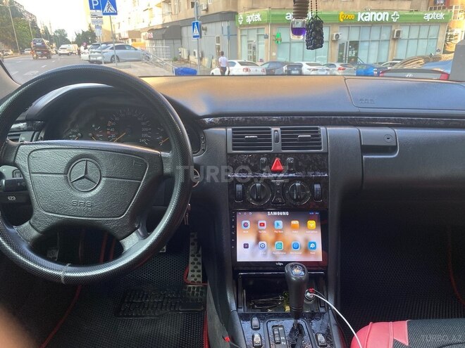 Mercedes E 240 1998, 300,000 km - 2.4 l - Bakı