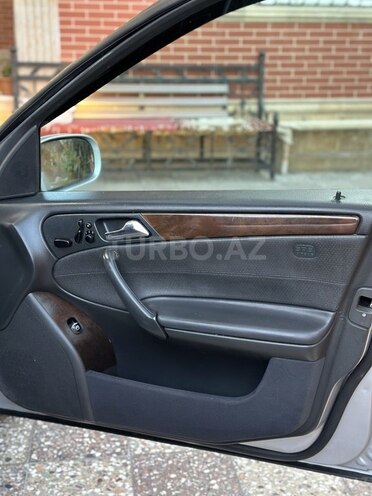 Mercedes C 240 2001, 257,000 km - 2.6 l - Bakı