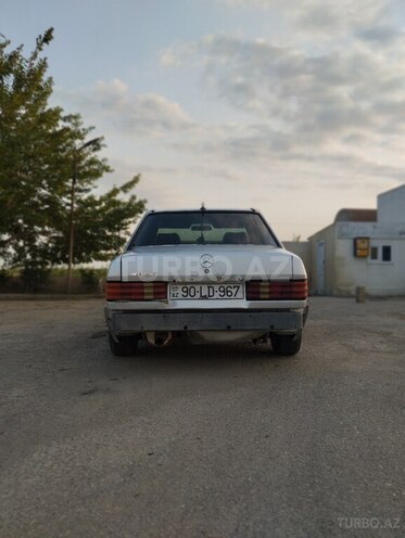 Mercedes 190 1992, 258,000 km - 2.0 l - Salyan