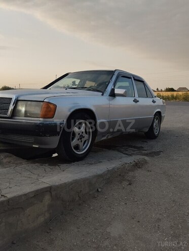 Mercedes 190 1992, 258,000 km - 2.0 l - Salyan
