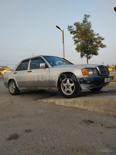 Mercedes 190 1992, 258,000 km - 2.0 l - Salyan